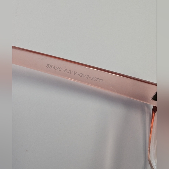 NOS URBAN OUTFITTERS OVERSIZED SUNGLASSES - Picture 7 of 9